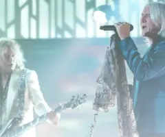 getty_defleppard_080125739376