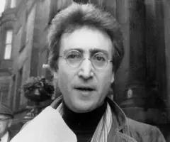 getty_johnlennon1976_080125672201