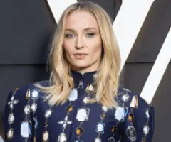 getty_sophieturner_081125111491