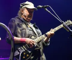 getty_neilyoung_081825468162
