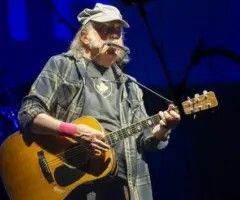 getty_neilyoung_090425254431