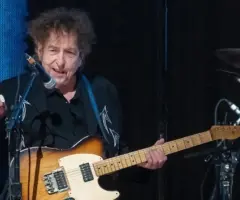 getty_bobdylanfarmaid_091725801007