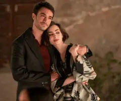 e_emilyinparis_10222554592