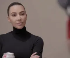 e_kimkardashian_102325226049