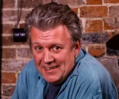 g_gilsonlavis_110625527318