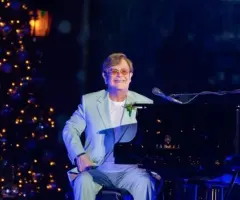 m_eltonjohn_052325508892