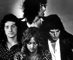 g_queen_110725_0425920