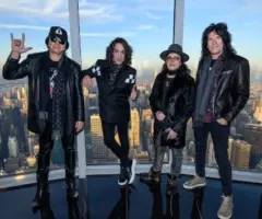 getty_kiss_111725538078