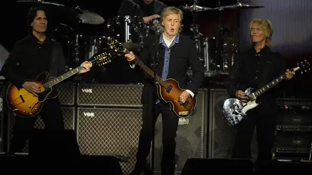 getty_paulmccartney_112625518021