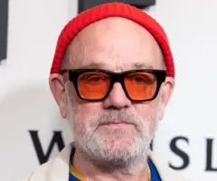 getty_michaelstipe_021726482154