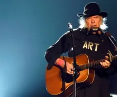getty_neilyoung_030926319006