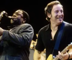 getty_brucespringsteenclarenceclemmons_03112624491