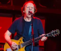 g_stevieyoung_031926760030