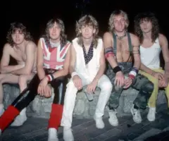 getty_defleppard_0320226119021