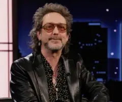 m_20chrisrobinson_jimmykimmel_randyholmes_032026974466