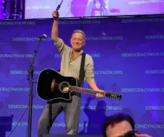 getty_brucespringsteen_032426443687