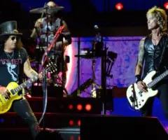 getty_gunsnroses_032426397133