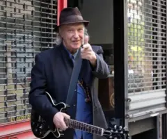 getty_davedavies_032726413145