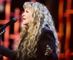 m_stevienicksrockhall_michaeljlebrechtii_0108232028129_0923774