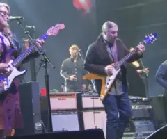 m_tedeschitrucksband_randyholmes_042426571705