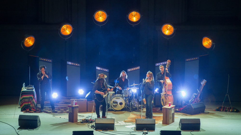 Chris Stapleton Performs on 'The Voice' Season 12 | Wild Country FM