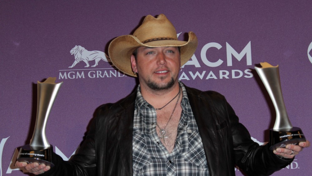 Jason Aldean's "You Make It Easy" Music Video Is A ThreePart Mini