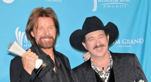 Brooks and Dunn at the 45th Academy of Country Music Awards Press Room^ MGM Grand Garden Arena^ Las Vegas^ NV. 04-18-10