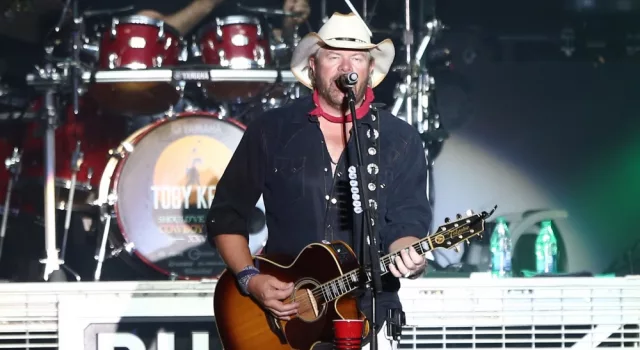 Toby Keith performs in concert at Country Thunder Arizona on April 8^ 2018 in Florence^ Arizona.
