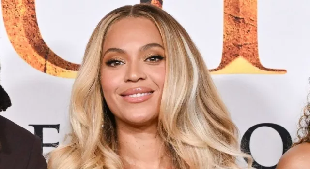 Beyonce at '‘Mufasa: The Lion King’ World Premiere on December 09^ 2024 in Hollywood^ CA