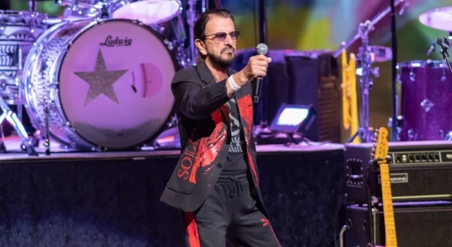 Ringo Starr performs on stage at Hard Rock Live in Hollywood^ Florida. HOLLYWOOD^ FLORIDA - SEPTEMBER 17^ 2022