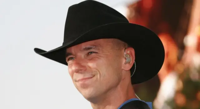Kenny Chesney/closeup