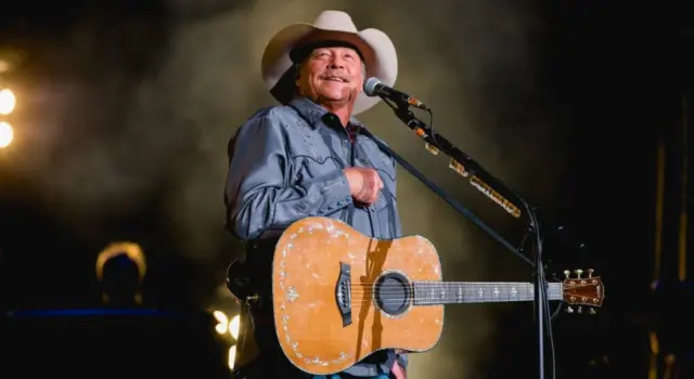 Alan Jackson performs live at Van Andel Arena GRAND RAPIDS^ MICHIGAN / USA - February 23^ 2019