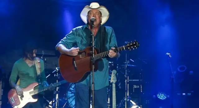 Tracy Lawrence performs at the CountryFlo Music and Camping Festival on November 4^ 2016 in Lake Wales^ Florida.