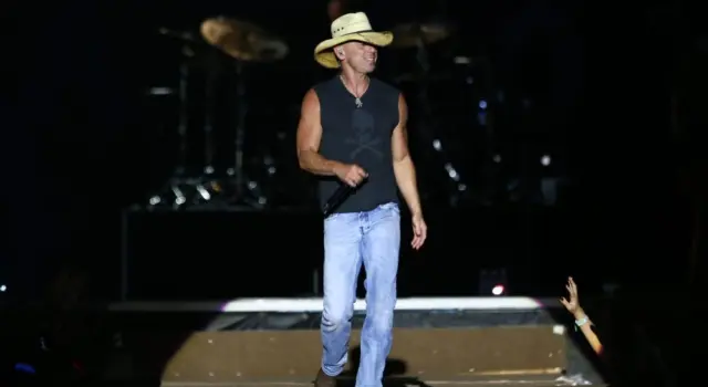 Kenny Chesney performs onstage at the Runaway Country Music Fest at Osceola Heritage Park on March 19^ 2016 in Kissimmee^ Florida.