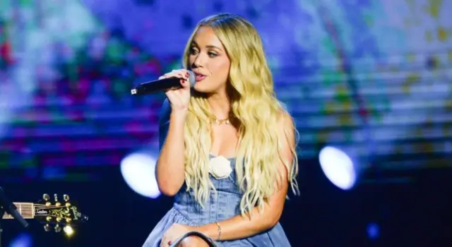 Megan Moroney performs in Hollywood^ Florida on November 14^ 2024 as part of Audacy’s Stars and Strings benefit concert. Hollywood^ Florida - November 14^ 2024