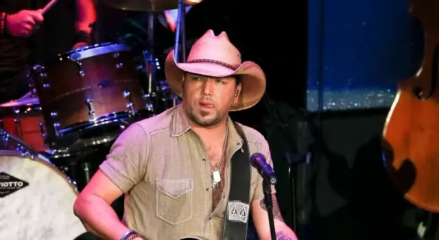 Jason Aldean performs onstage during the 9th Annual ACM Honors at the Ryman Auditorium on September 1^ 2015 in Nashville^ Tennessee.