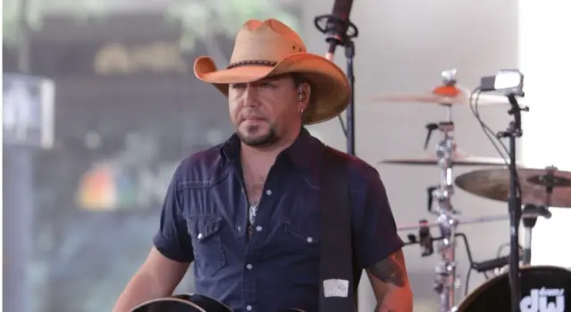 Jason Aldean performs onstage at NBC's 'Today Show' at Rockefeller Plaza July 31^ 2015 in New York City.