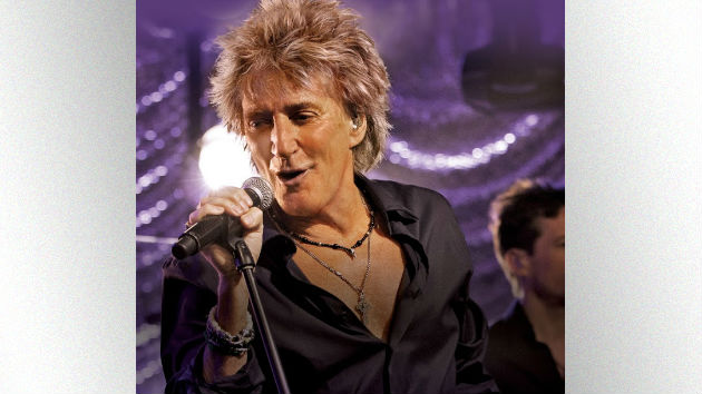 m_rodstewartsinging_090717