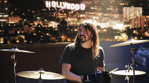 m_davegrohl_123015-6