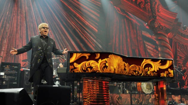 m_eltonjohnvegas_050715-2