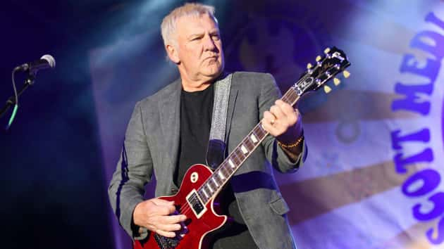 getty_alexlifeson630_031519