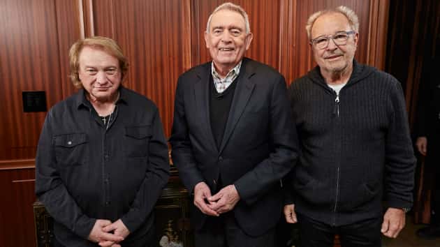 Foreigner s Mick Jones And Lou Gramm Discuss What Led To Their Rift On 