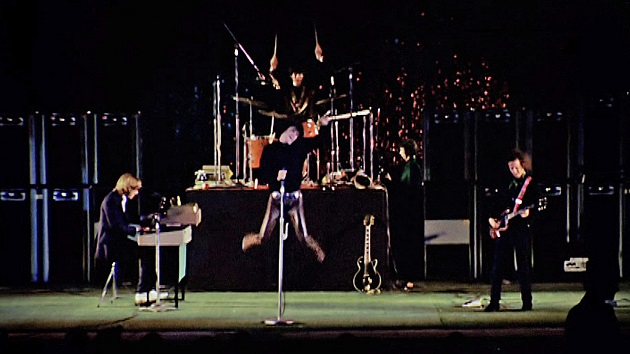 Robby Krieger reveals details about tonight's theatrical screening of The Doors' 'Live at the Bowl '68' film - Vimarsana News