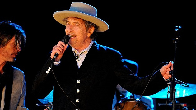 High-def audio disc featuring new version of Bob Dylan's "Blowin' in the Wind" to be auctioned in July - Vimarsana News