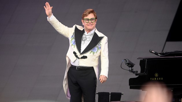 getty_eltonjohn630_waving_071822