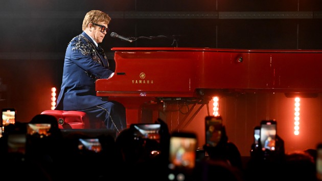getty_eltonjohnatpiano_110822