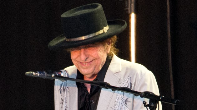 getty_bobdylan_110722