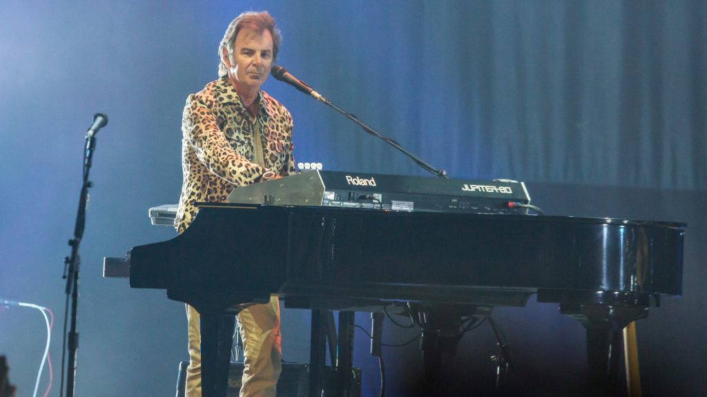 Journey's Jonathan Cain responds to Neal Schon's 'Don't Stop Believin'' cease-and-desist - Vimarsana News
