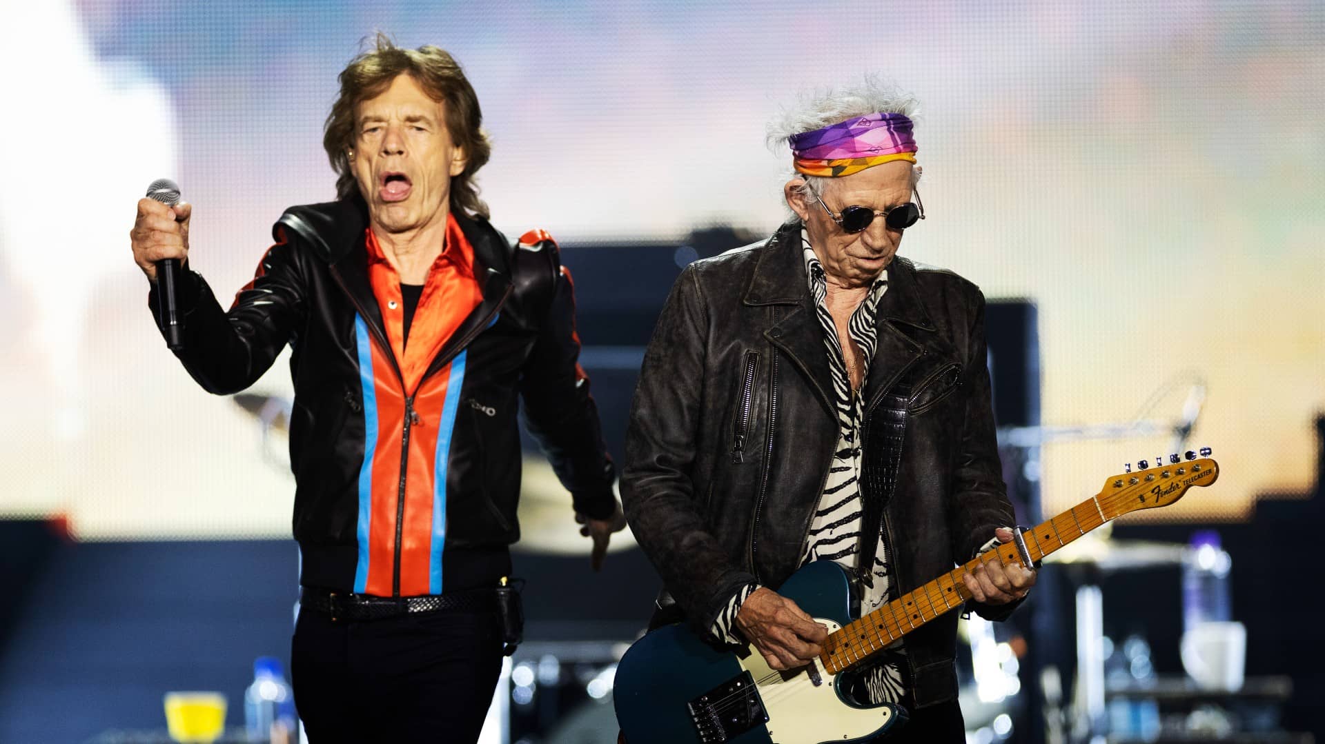 getty_mickjaggerkeithrichards_012323166348