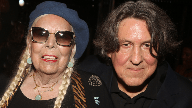getty_jonimitchellcameroncrowe_032323349440